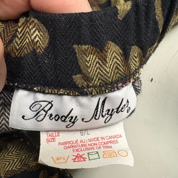 Vintage Floral Black and Gold Brody Myles Skirt - Picture 6 of 6